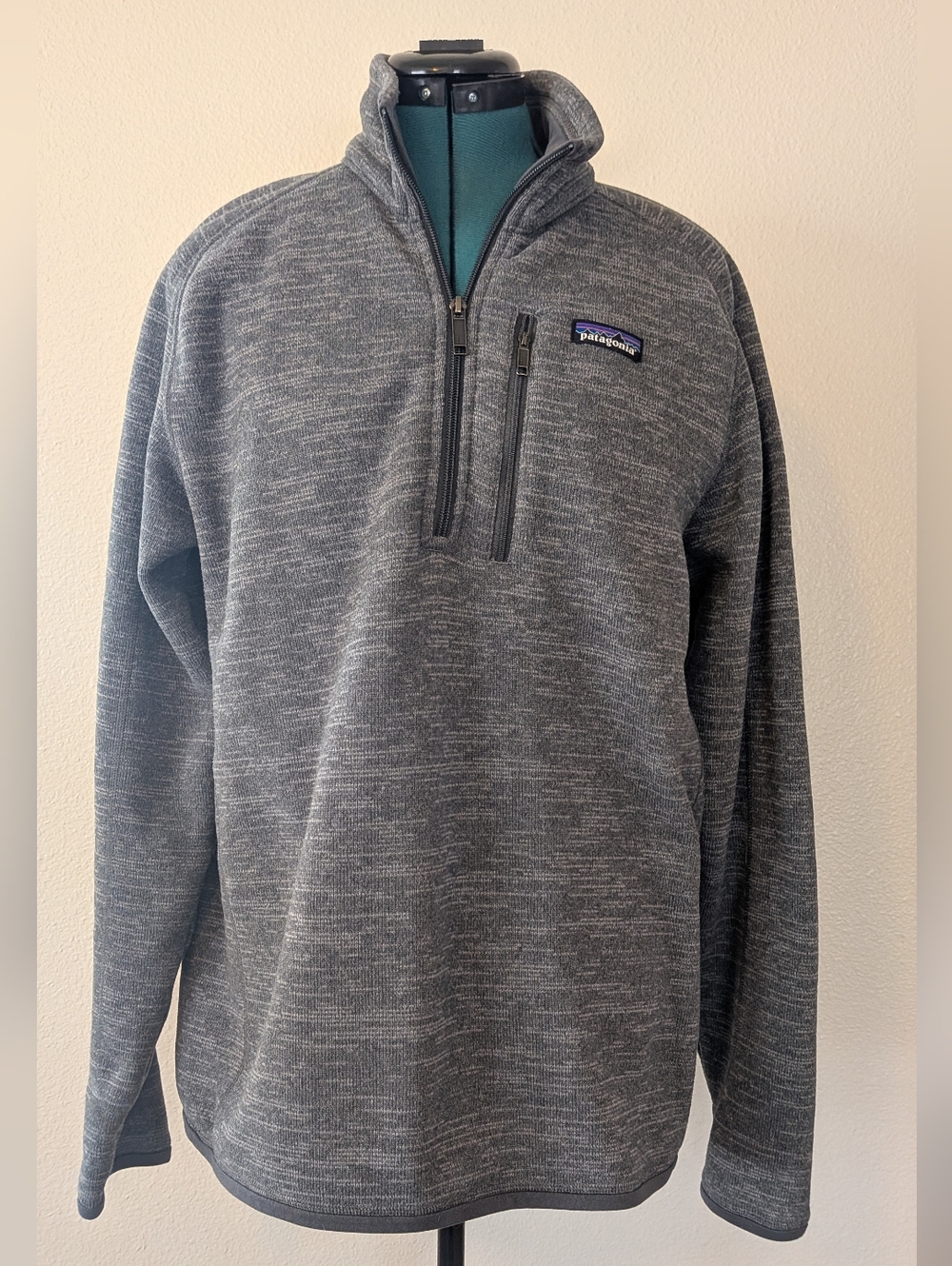 Patagonia Men's Gray Quarter-Zip Pullover Sweatshirt